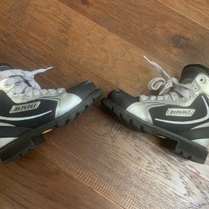 Bart Ice Hockey Boot Size 4.5